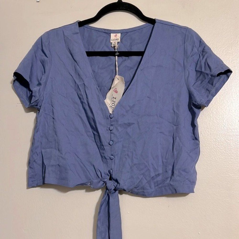 I Joah tie front button up crop top